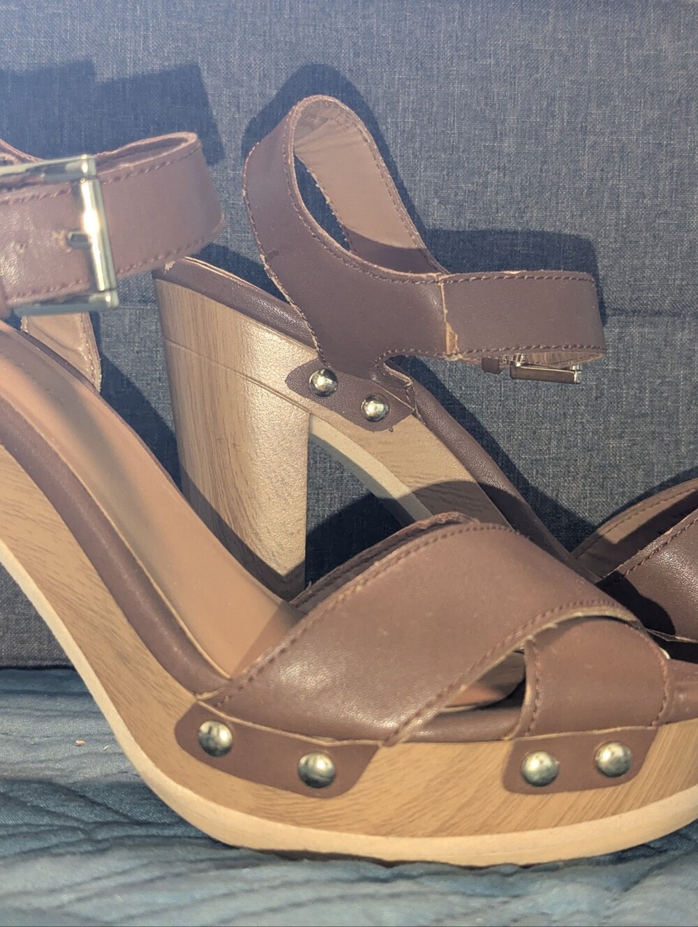 Tommy Hilfiger Whitnee2 Brown Leather Platform Sandals with Stud Accents